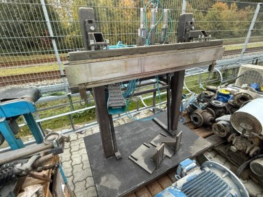 Specialbygget pneumatisk bukker/stanser