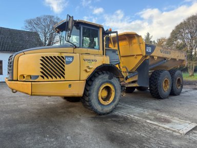 Volvo A25D knækstyret dumper med tiplad, 2005 (defekt)
