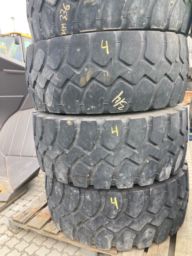 Helgummi dekk for hjullaster / All rubber tires wheel loader 