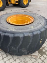 Ett dekk, /26.5  R25/ 