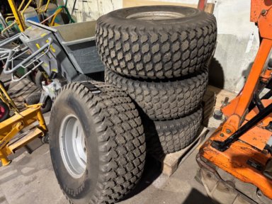 4 Dæk Goodyear 33x12,50-15nhs