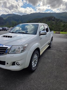TOYOTA Hilux 2.5L 4WD