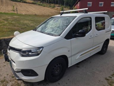 TOYOTA PROACE CITY 2022 MOD WEBASTO KROK 3 SETER 