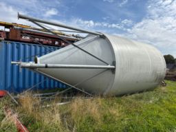 Tunetanken 48 m3 glasfibertank til træpiller