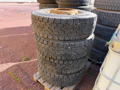 Vinterhjul 4 stycken 295 / 80 R22,5