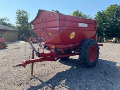 Bredal B4 Trailed fertilizer spreader / Year 1986