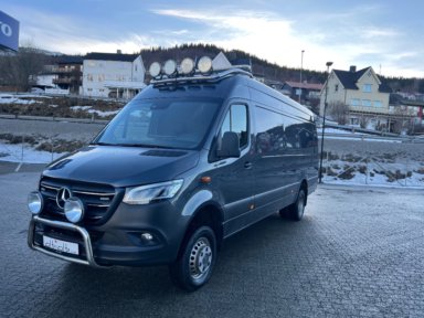  Mercedes-Benz Sprinter 519 CDI 4x4 m med varerom og verksted