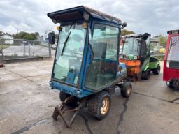 Redskabsbærer New Holland CM 274 Med HYDROMANN 100H saltudlægger