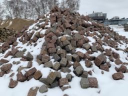 Storgatsen röd/grå blandad ca 50 ton