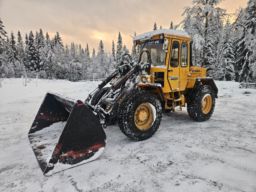 Hjullastare Volvo 4200 med skopa